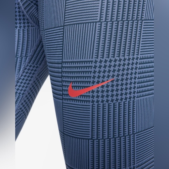 Nike women’s dri fit 7/8 printed campus tight legging size medium - Picture 2 of 6